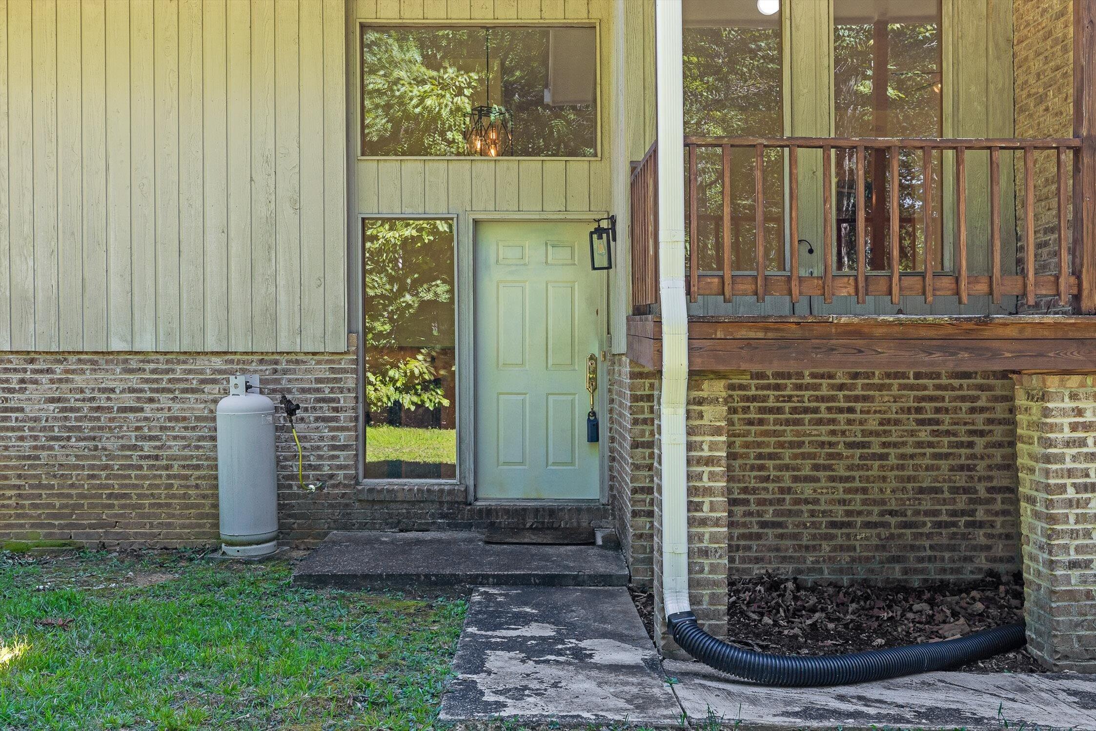 Chattanooga, Tennessee 37405, United States, 4 Bedrooms Bedrooms, ,3 BathroomsBathrooms,Residential,Active,200505