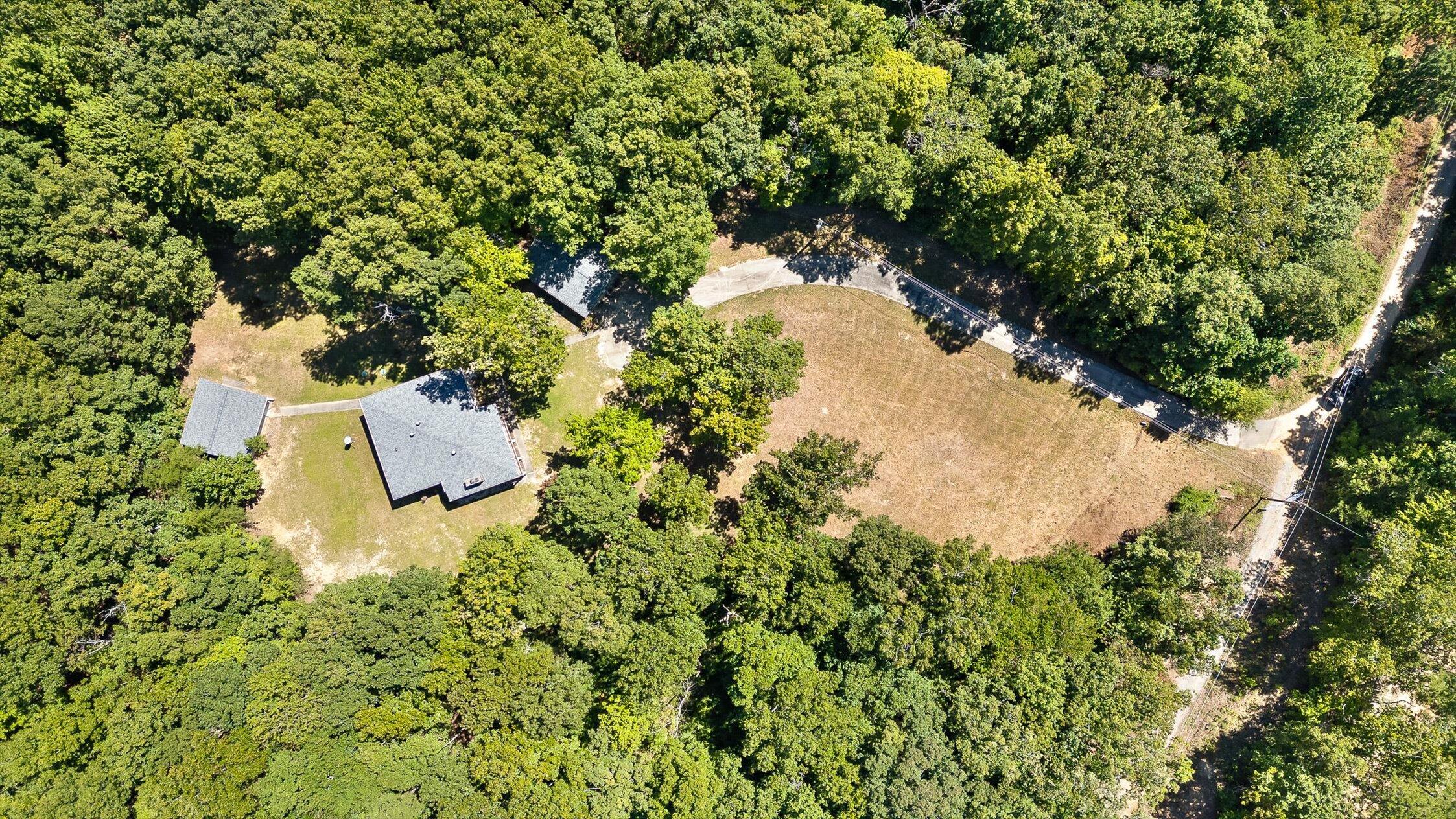 Chattanooga, Tennessee 37405, United States, 4 Bedrooms Bedrooms, ,3 BathroomsBathrooms,Residential,Active,200505