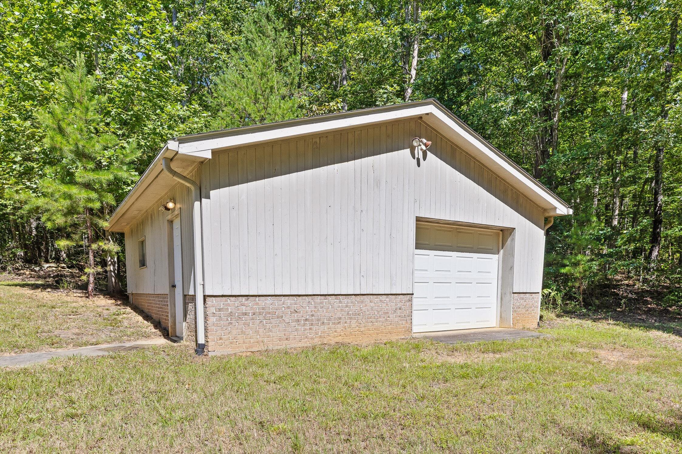 Chattanooga, Tennessee 37405, United States, 4 Bedrooms Bedrooms, ,3 BathroomsBathrooms,Residential,Active,200505