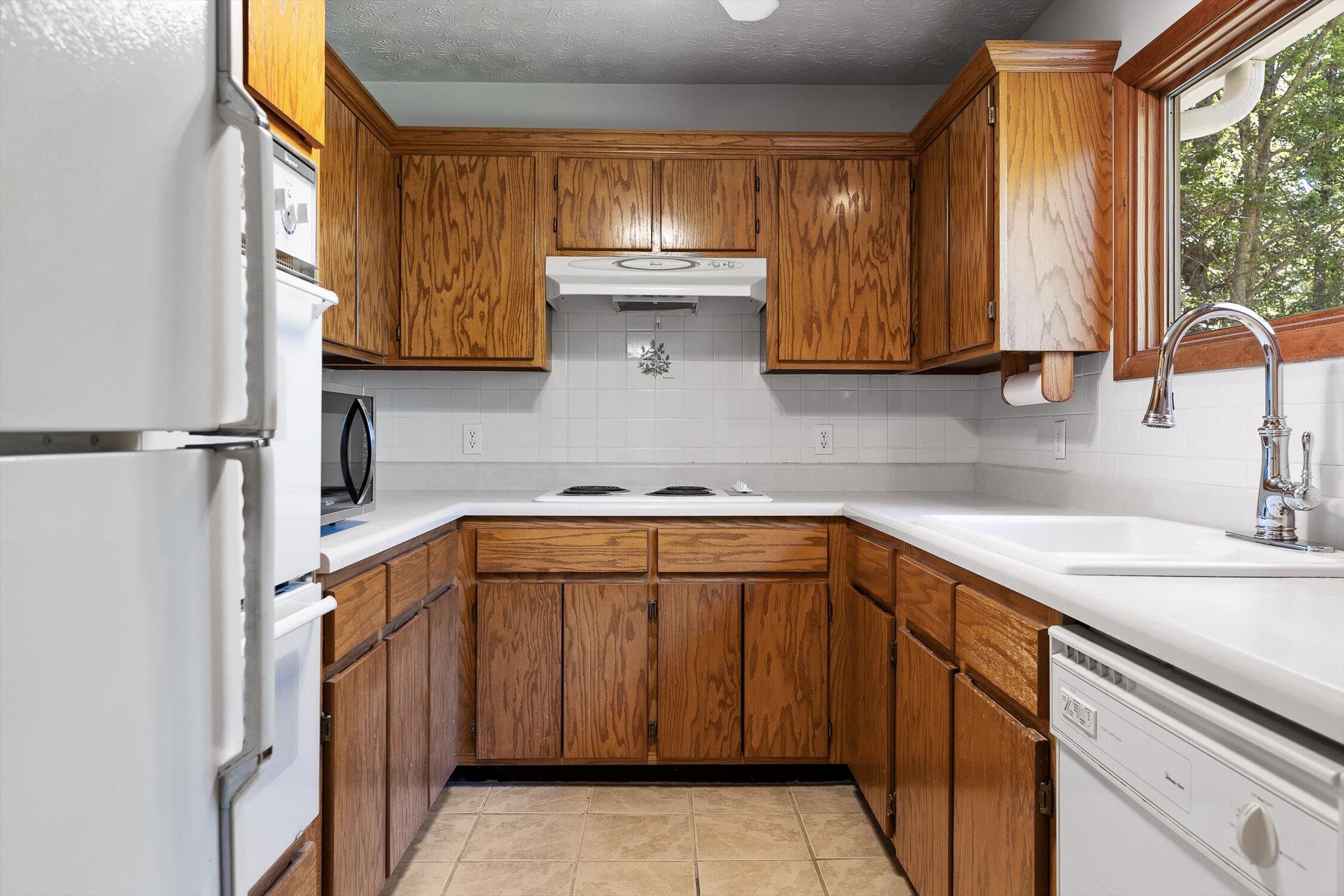 Chattanooga, Tennessee 37405, United States, 4 Bedrooms Bedrooms, ,3 BathroomsBathrooms,Residential,Active,200505