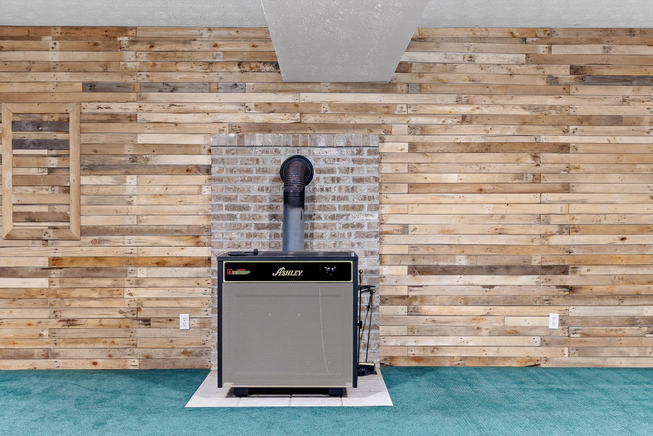 Chattanooga, Tennessee 37405, United States, 4 Bedrooms Bedrooms, ,3 BathroomsBathrooms,Residential,Active,200505