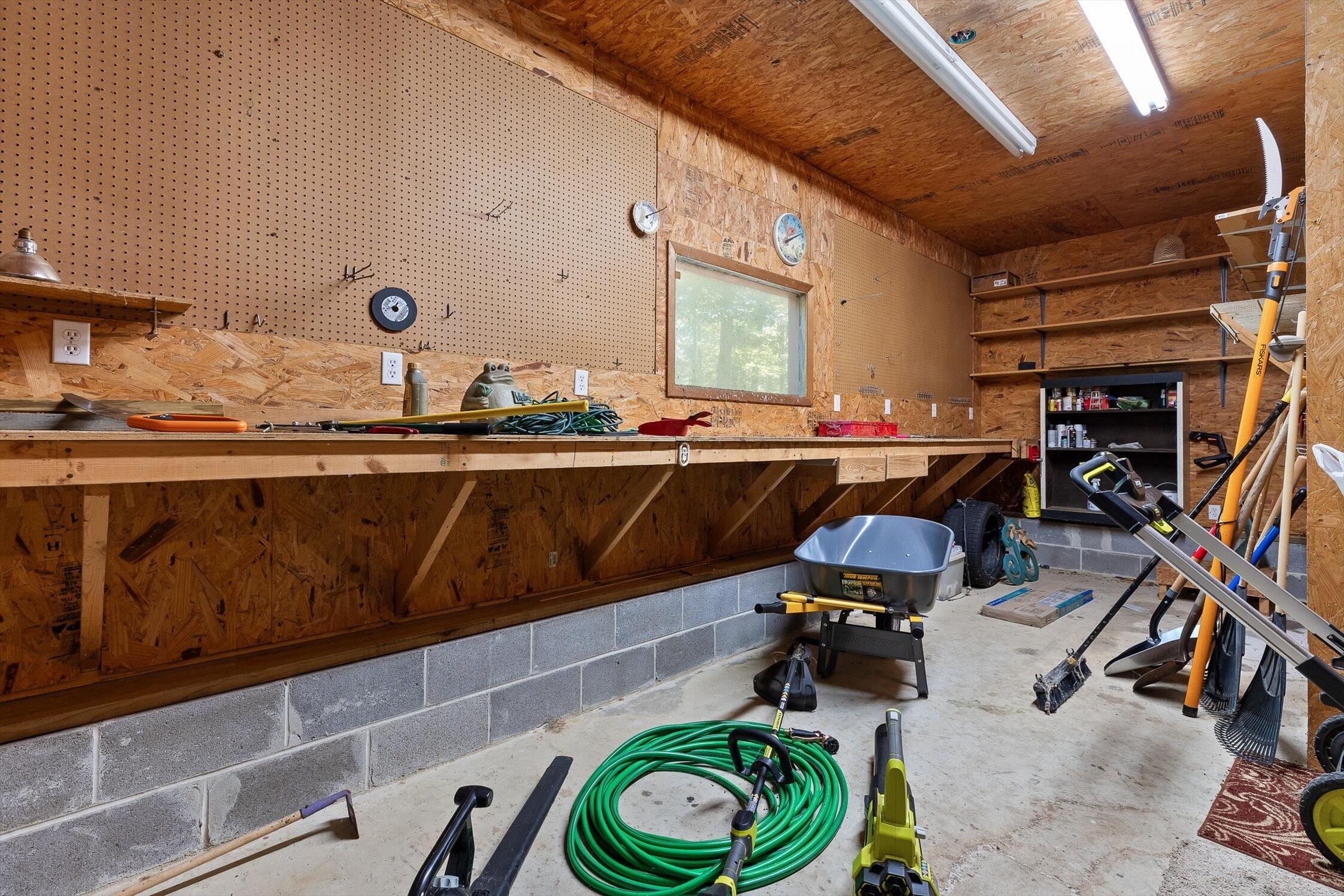 Chattanooga, Tennessee 37405, United States, 4 Bedrooms Bedrooms, ,3 BathroomsBathrooms,Residential,Active,200505