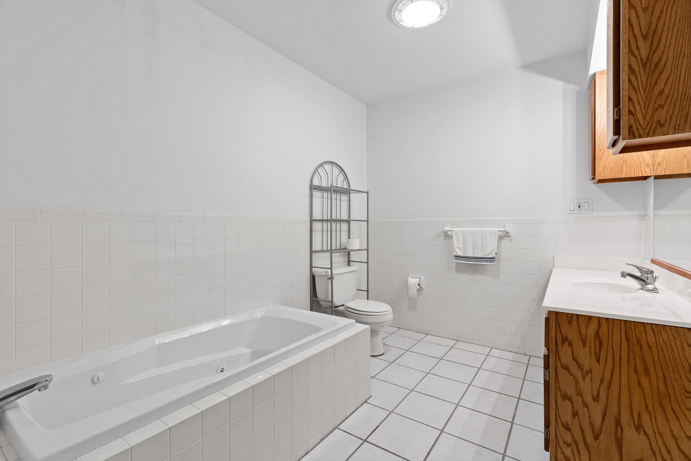 Chattanooga, Tennessee 37405, United States, 4 Bedrooms Bedrooms, ,3 BathroomsBathrooms,Residential,Active,200505