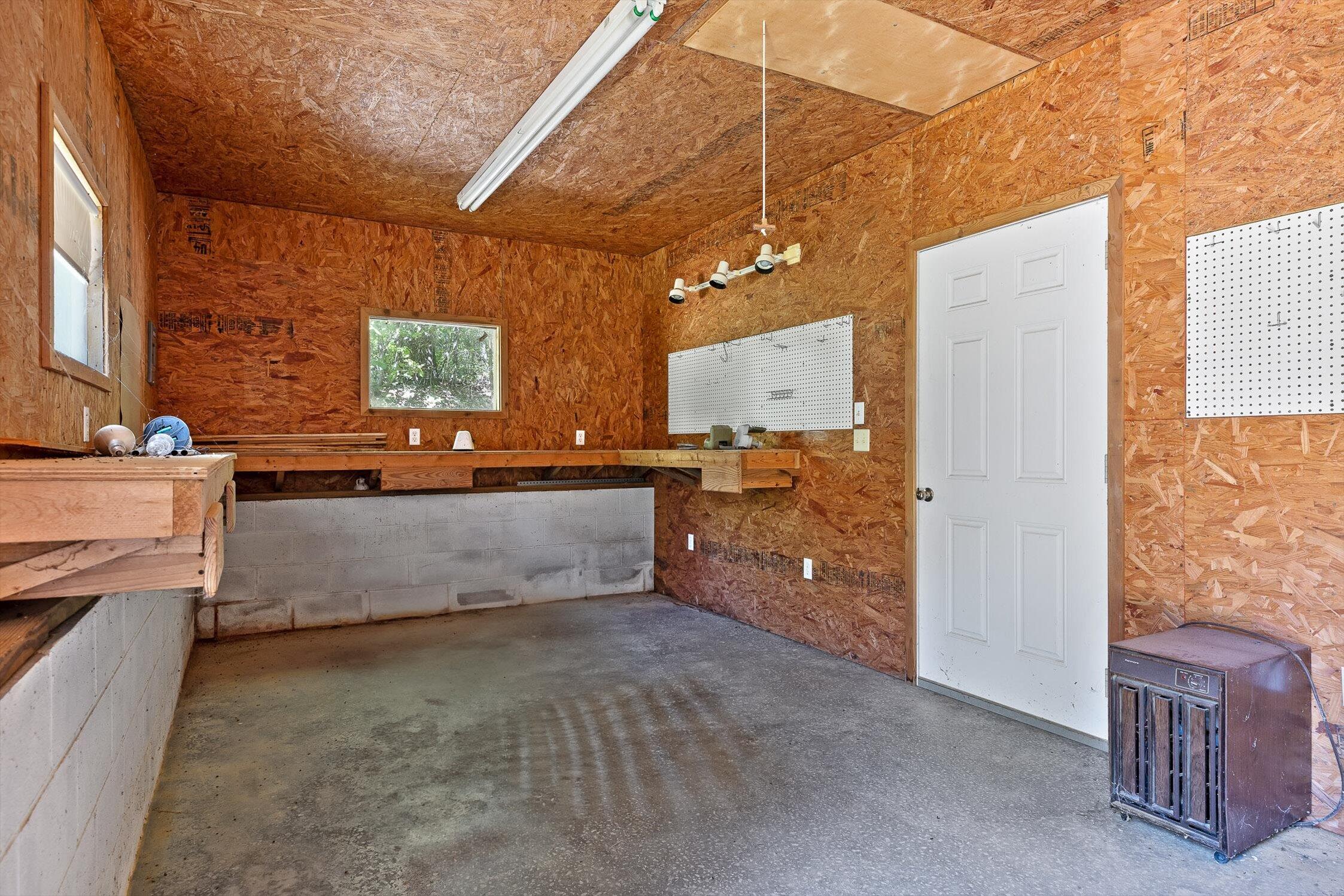 Chattanooga, Tennessee 37405, United States, 4 Bedrooms Bedrooms, ,3 BathroomsBathrooms,Residential,Active,200505