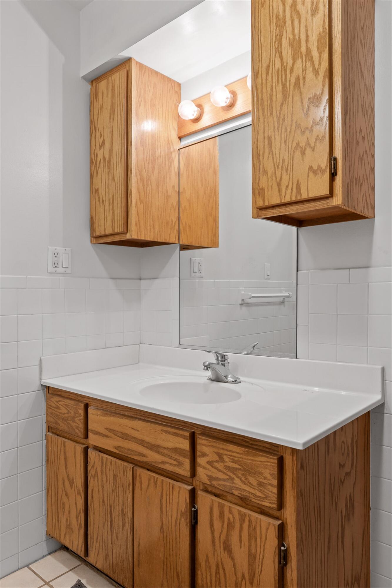 Chattanooga, Tennessee 37405, United States, 4 Bedrooms Bedrooms, ,3 BathroomsBathrooms,Residential,Active,200505