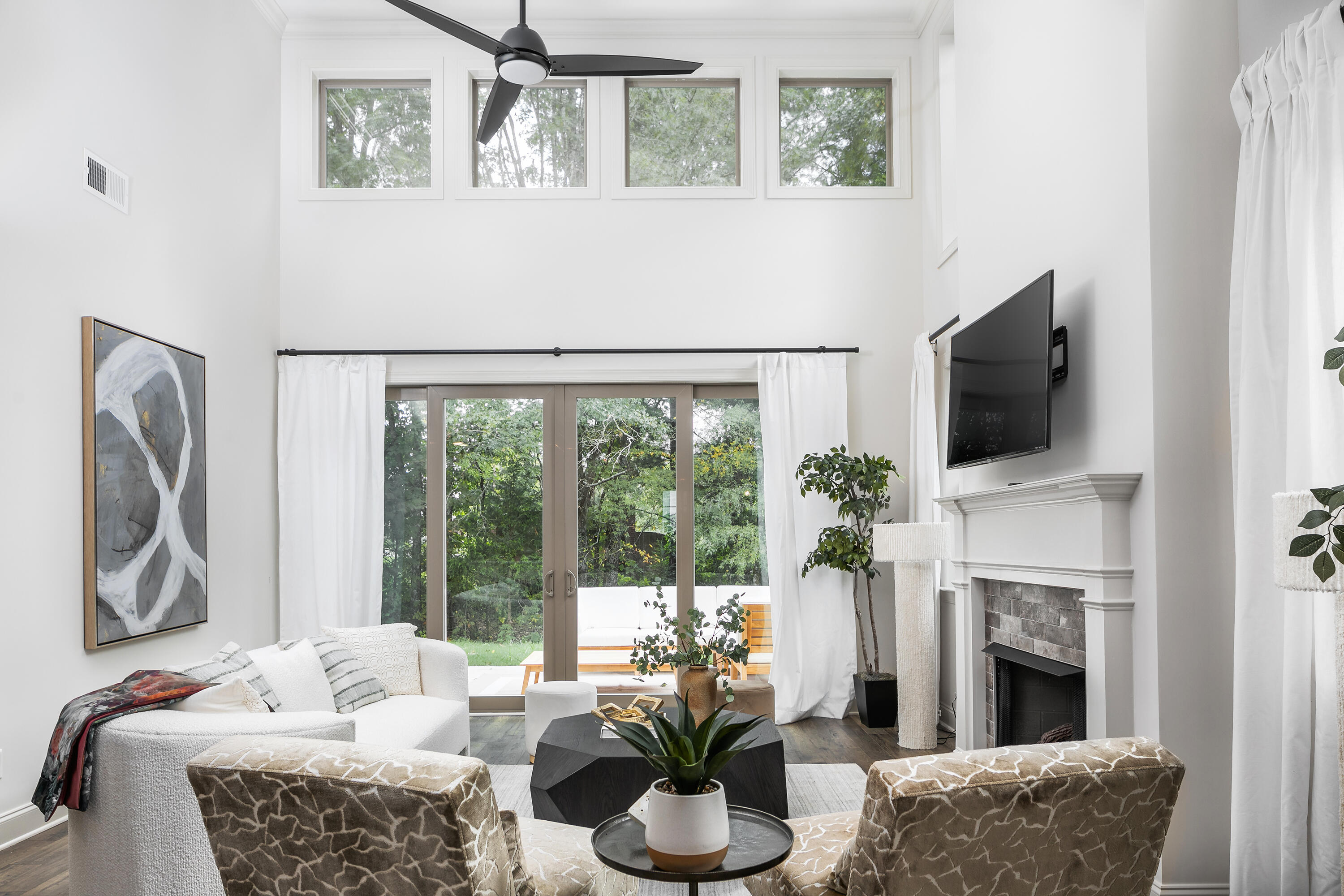 1888 Emmeline Way 07