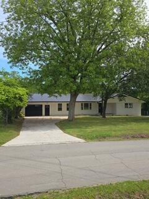 Photo of 468 Cleveland Avenue, Pikeville, TN 37367 (MLS # 1534387)