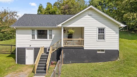 Photo of 202 Tennessee Avenue, Rossville, GA 30741 (MLS # 1520576)