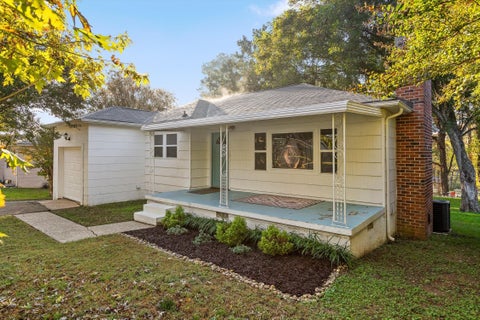 Photo of 727 Cherokee Trail, Rossville, GA 30741 (MLS # 1545510)