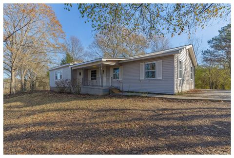 Photo of 3932 Hayesport Drive SE, Dalton, GA 30721 (MLS # 1524667)