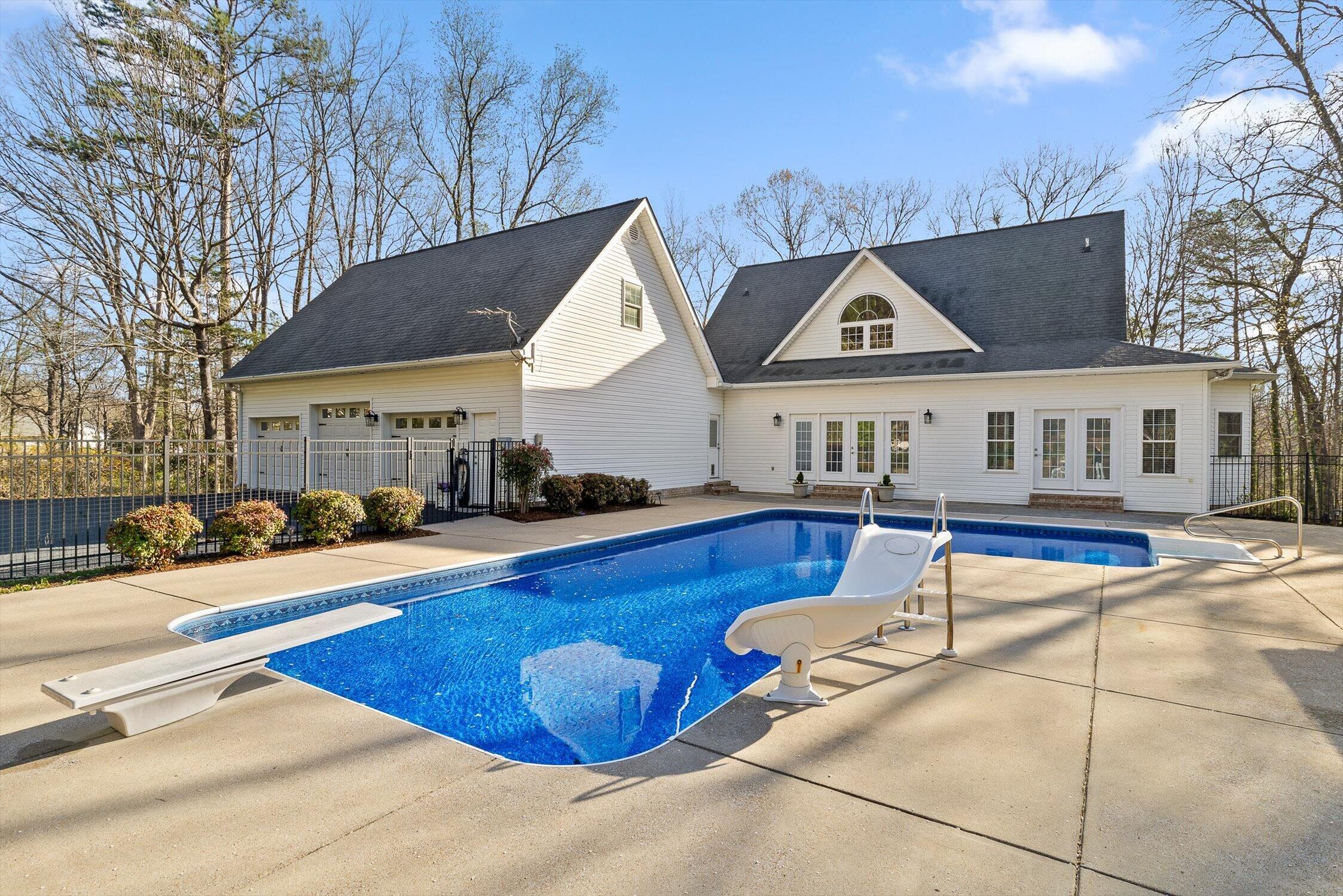 895 Ross Hollow Road