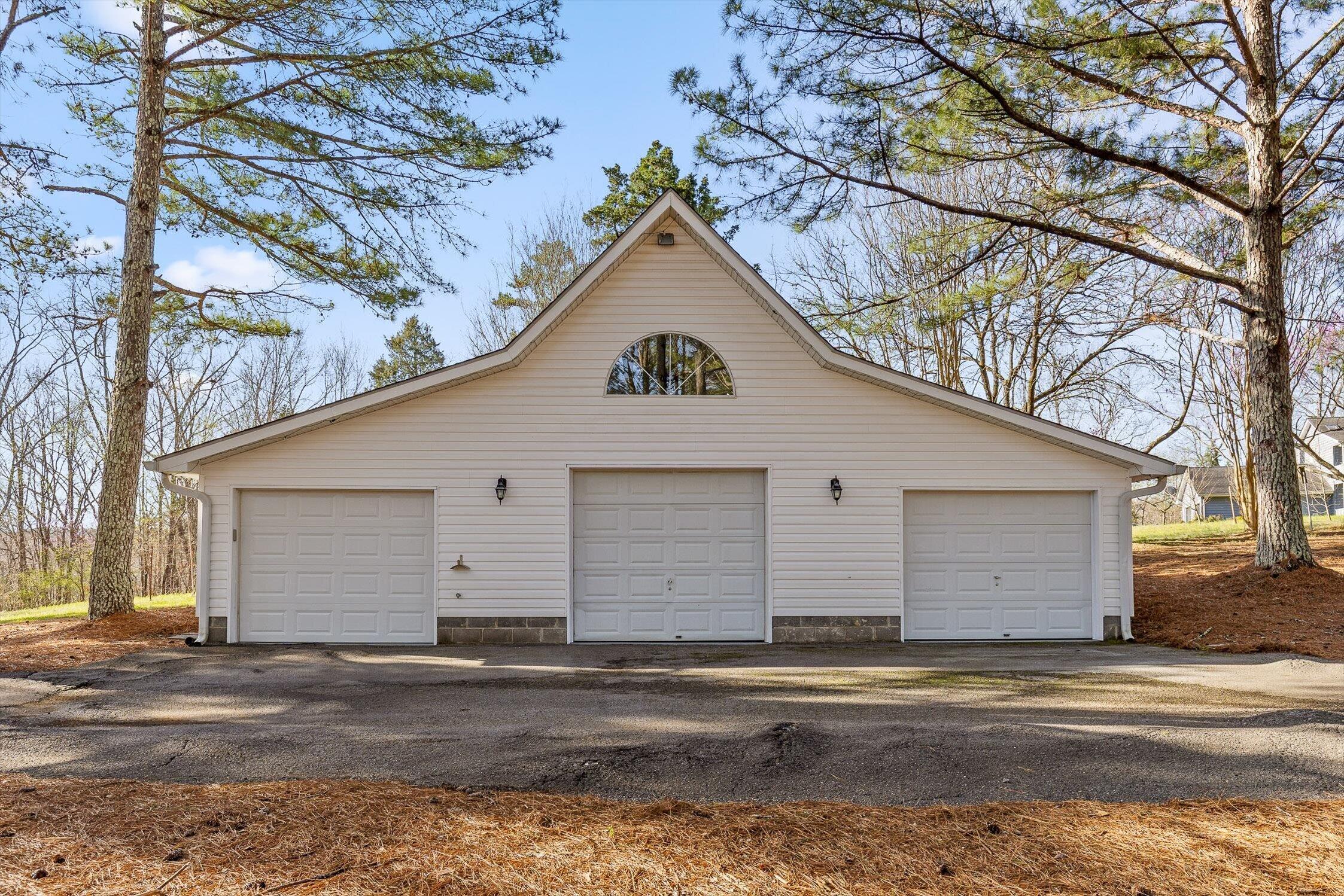 895 Ross Hollow Road