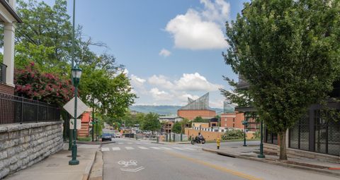 Tiny photo for 129 Walnut Street, Chattanooga, TN 37403 (MLS # 1527399)