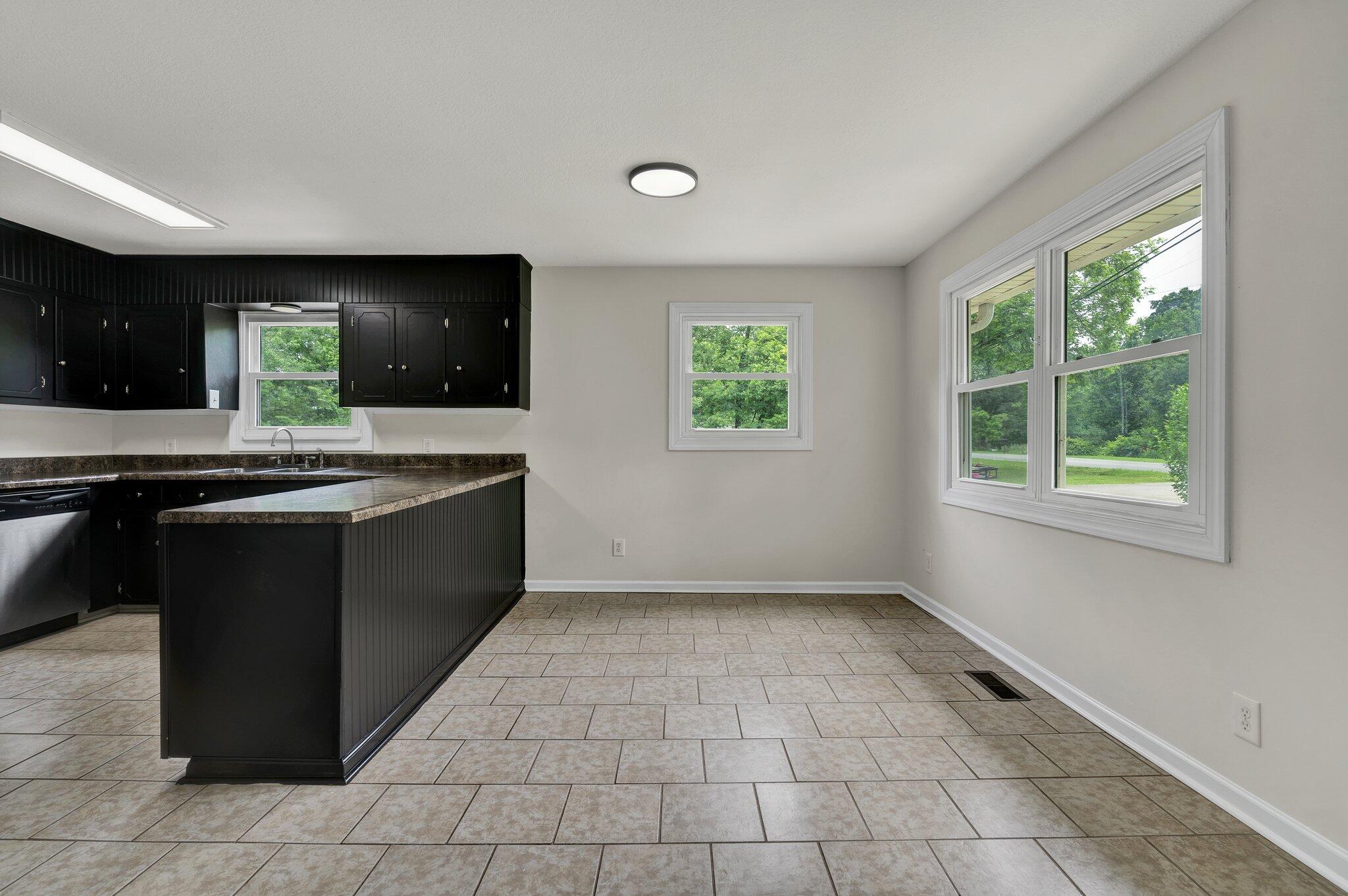 296 Hughes Lake Road, Cleveland, Tennessee image 8