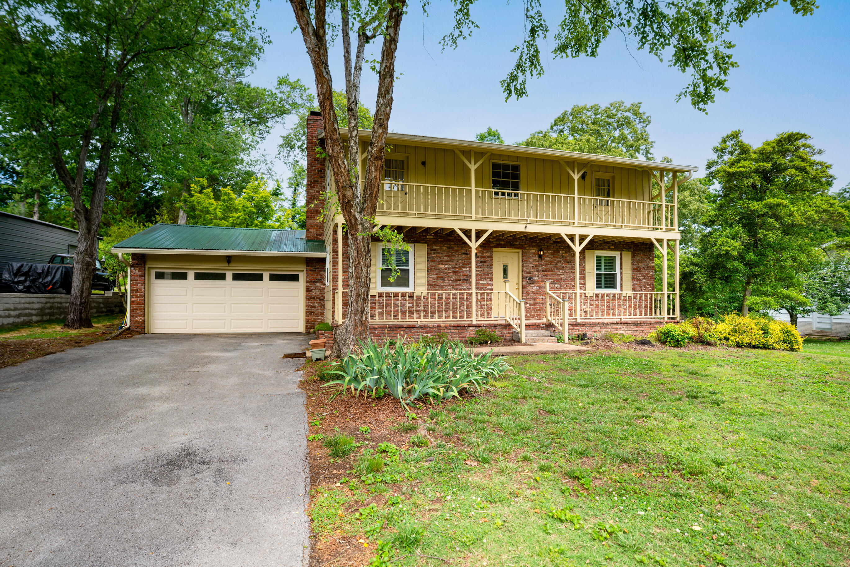 1319 Highcrest Drive