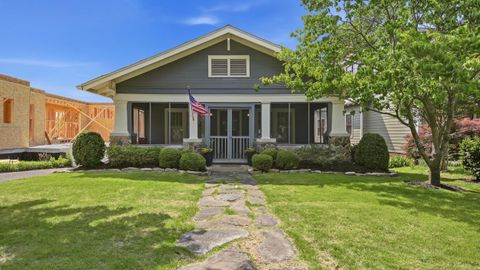 Photo of 209 Mcfarland Avenue, Chattanooga, TN 37405 (MLS # 1534151)