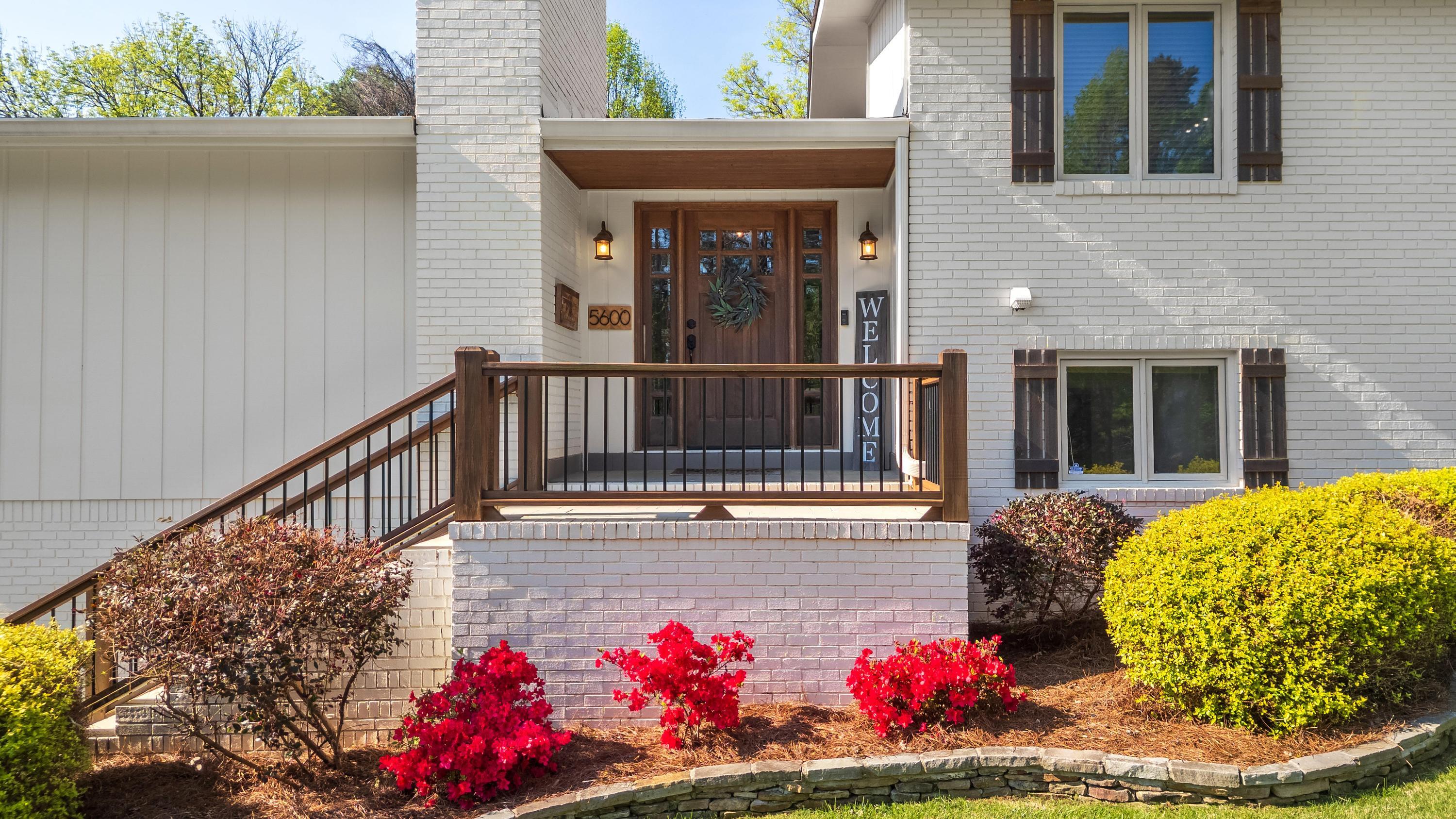 5600 Barrington Country Circle