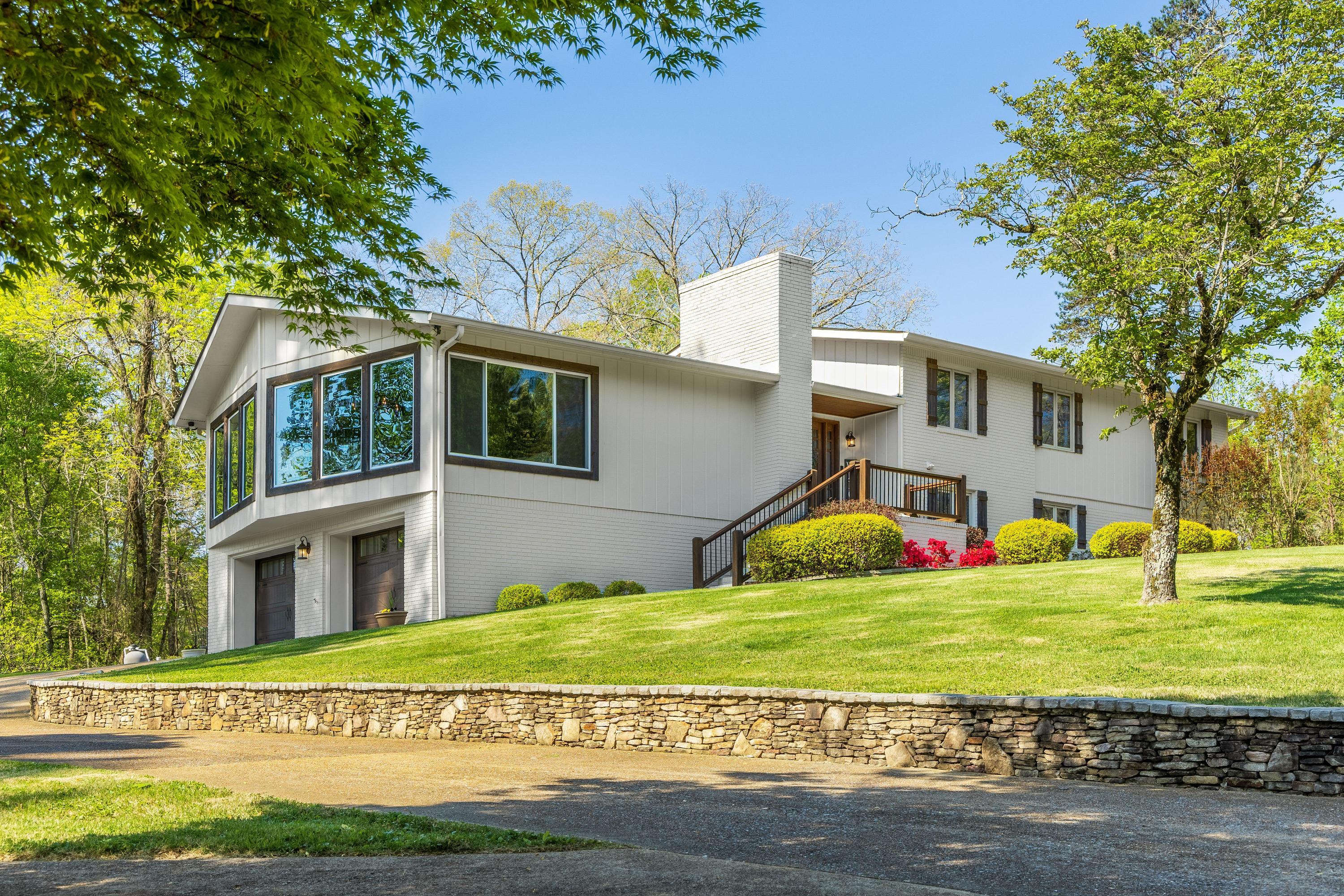 5600 Barrington Country Circle