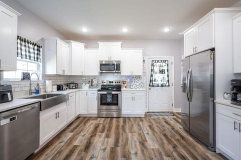 Homes For Sale - 421 Coahulla Creek Drive<br/> Whitfield County, Dalton, GA 30721