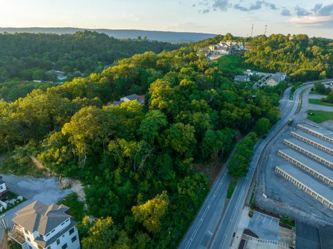 Tiny photo for 915 Dallas Road, Chattanooga, TN 37405 (MLS # 1361628)