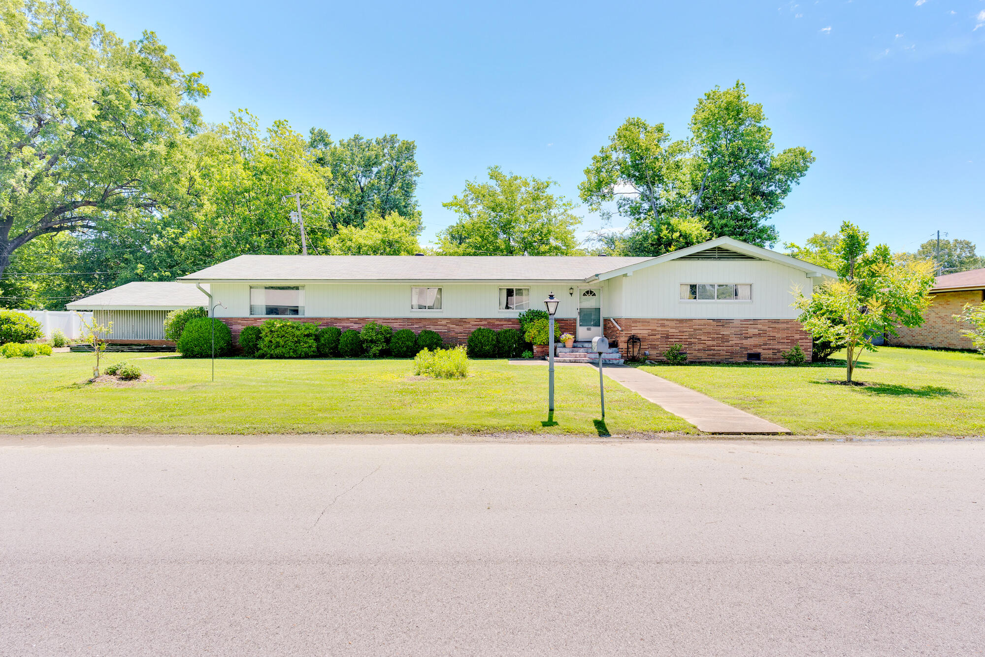 208 Barbara Lane, Chattanooga, Tennessee image 1