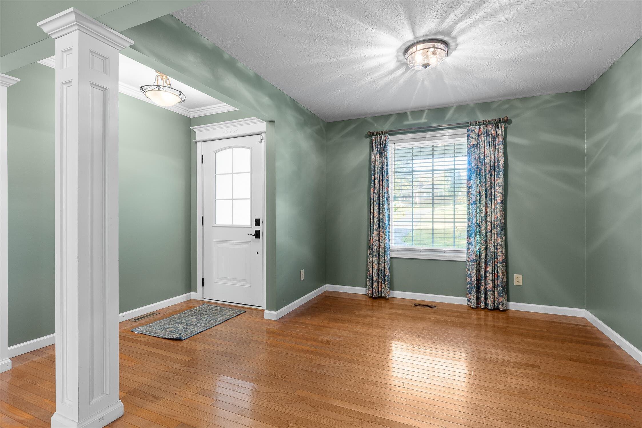 Crossville, Tennessee 38555, United States, 4 Bedrooms Bedrooms, ,3 BathroomsBathrooms,Residential,Active,230675