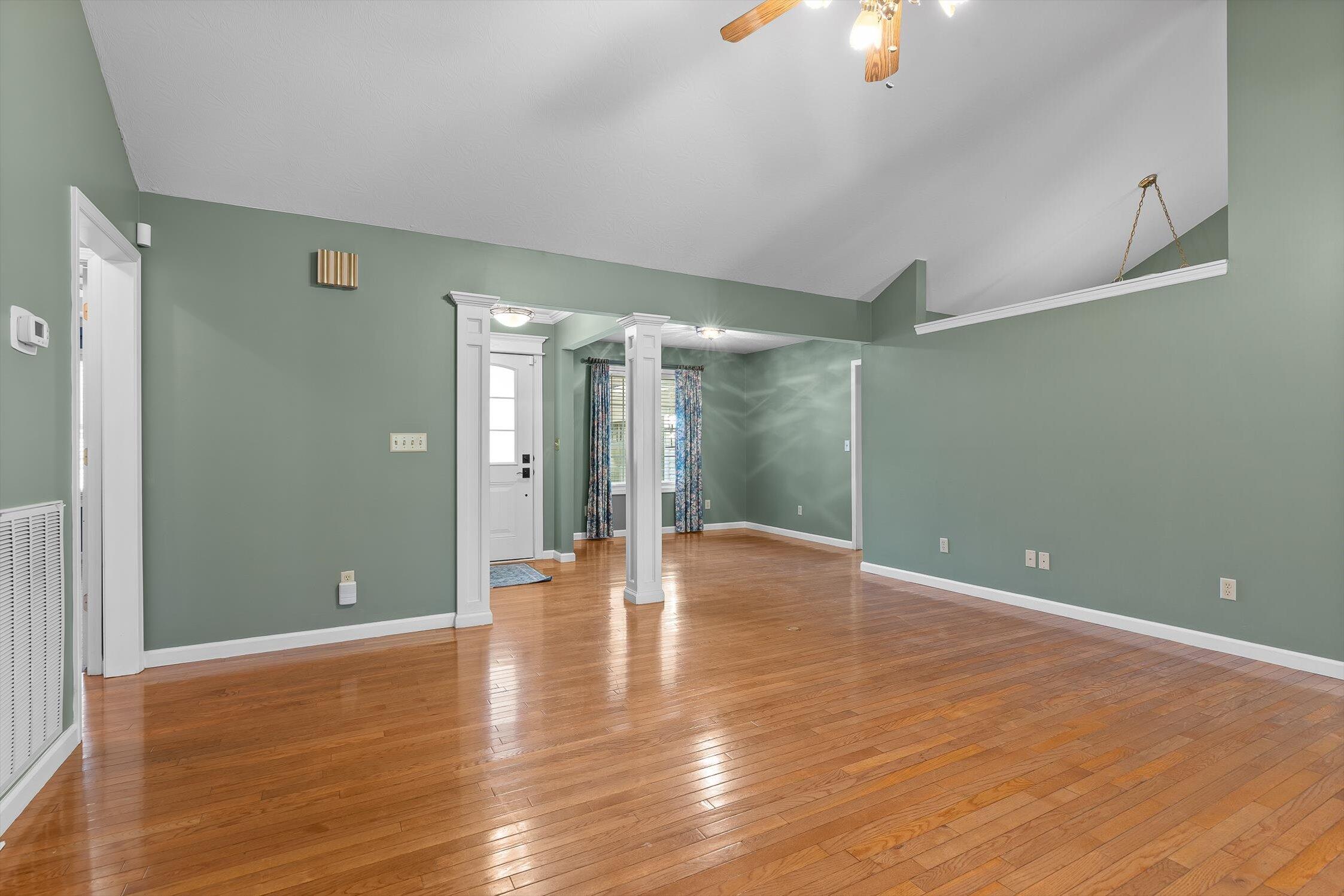 Crossville, Tennessee 38555, United States, 4 Bedrooms Bedrooms, ,3 BathroomsBathrooms,Residential,Active,230675