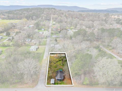 Photo of 506 Chestnut Street, LaFayette, GA 30728 (MLS # 1530254)