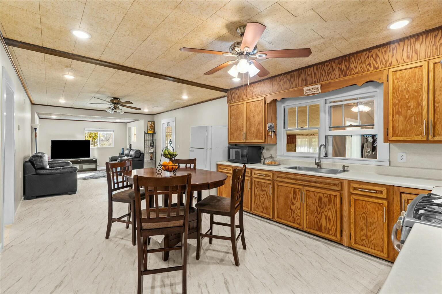 216 Hewitt Drive, Dalton, Georgia image 14