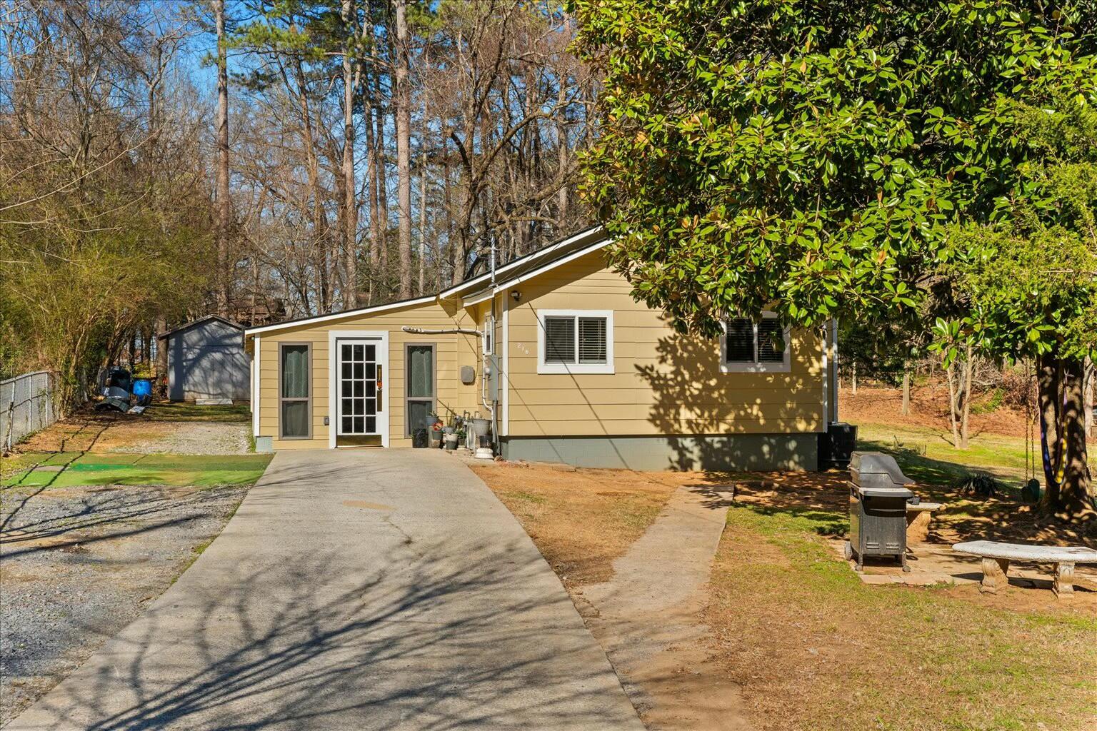 216 Hewitt Drive, Dalton, Georgia image 6