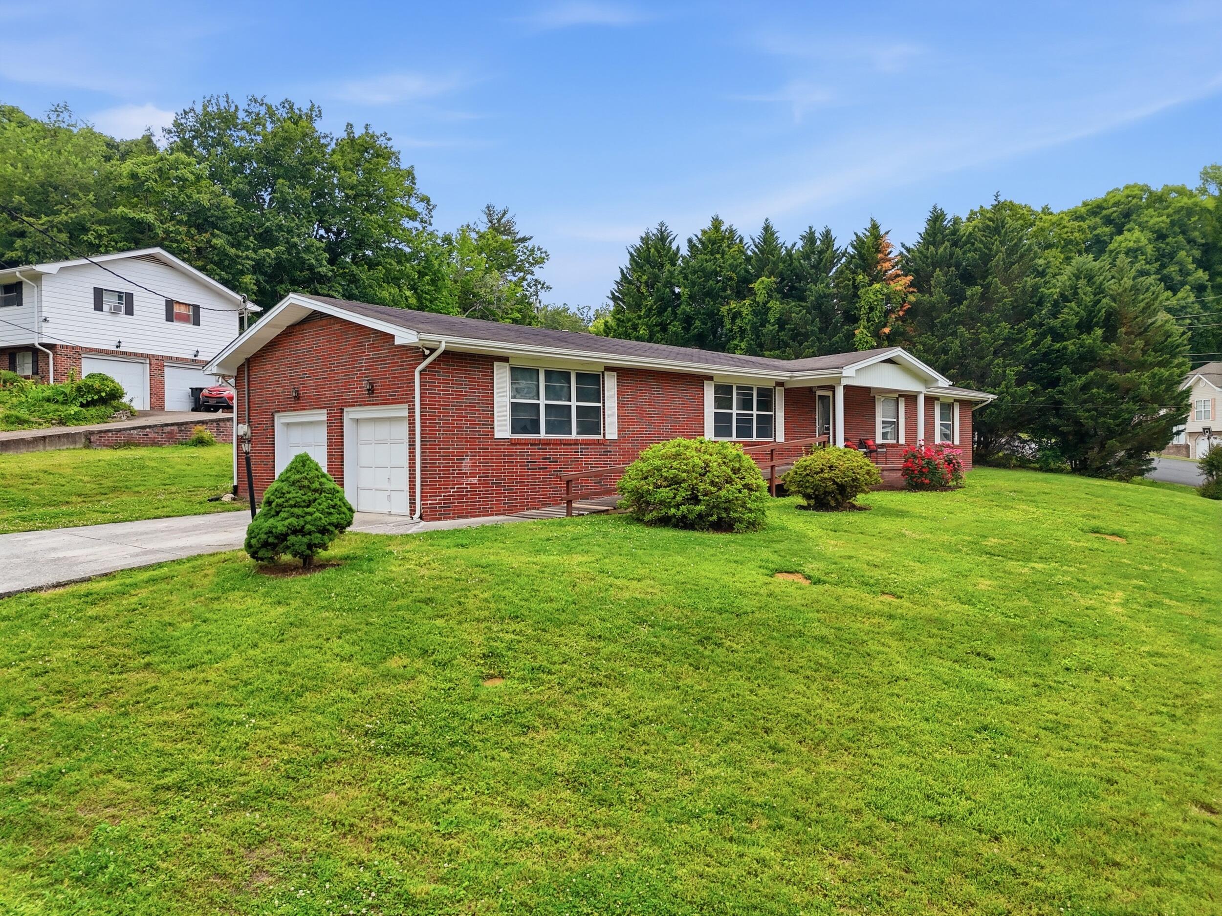 5 Montayne Drive