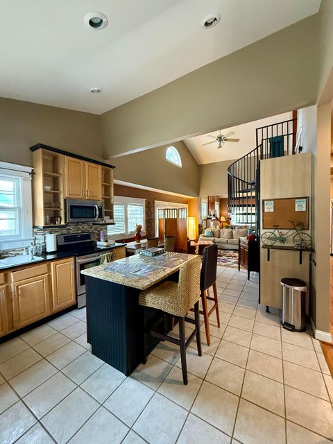 Tiny photo for 1307 Hixson Pike, Chattanooga, TN 37405 (MLS # 1524814)