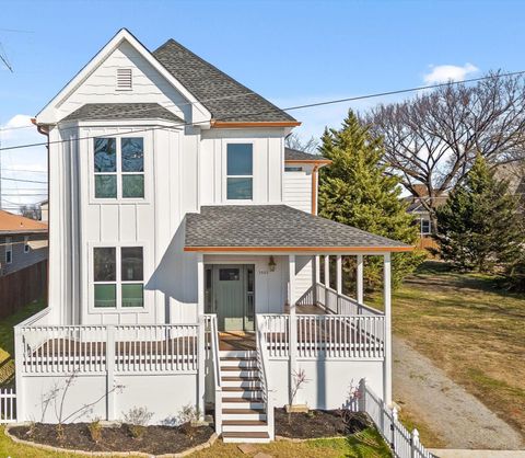 Photo of 1403 Bailey Avenue, Chattanooga, TN 37404 (MLS # 1525164)