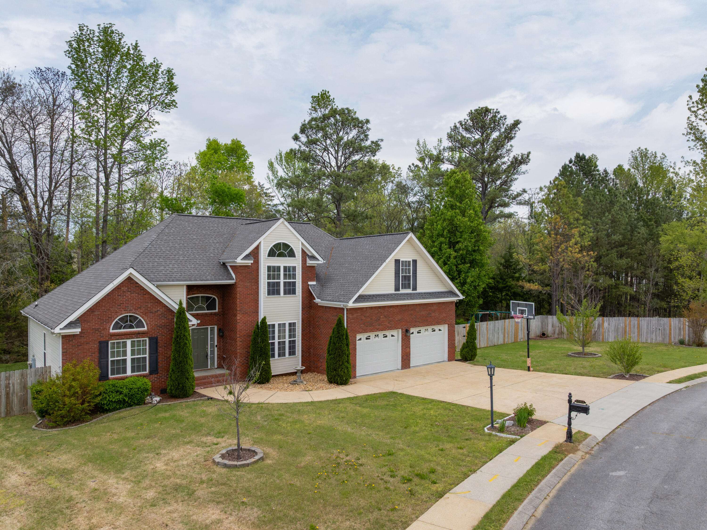 8583 Pershing Road, Chattanooga, Tennessee image 1