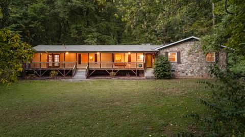 Photo of 1425 Palisades Road, Signal Mountain, TN 37377 (MLS # 1518170)