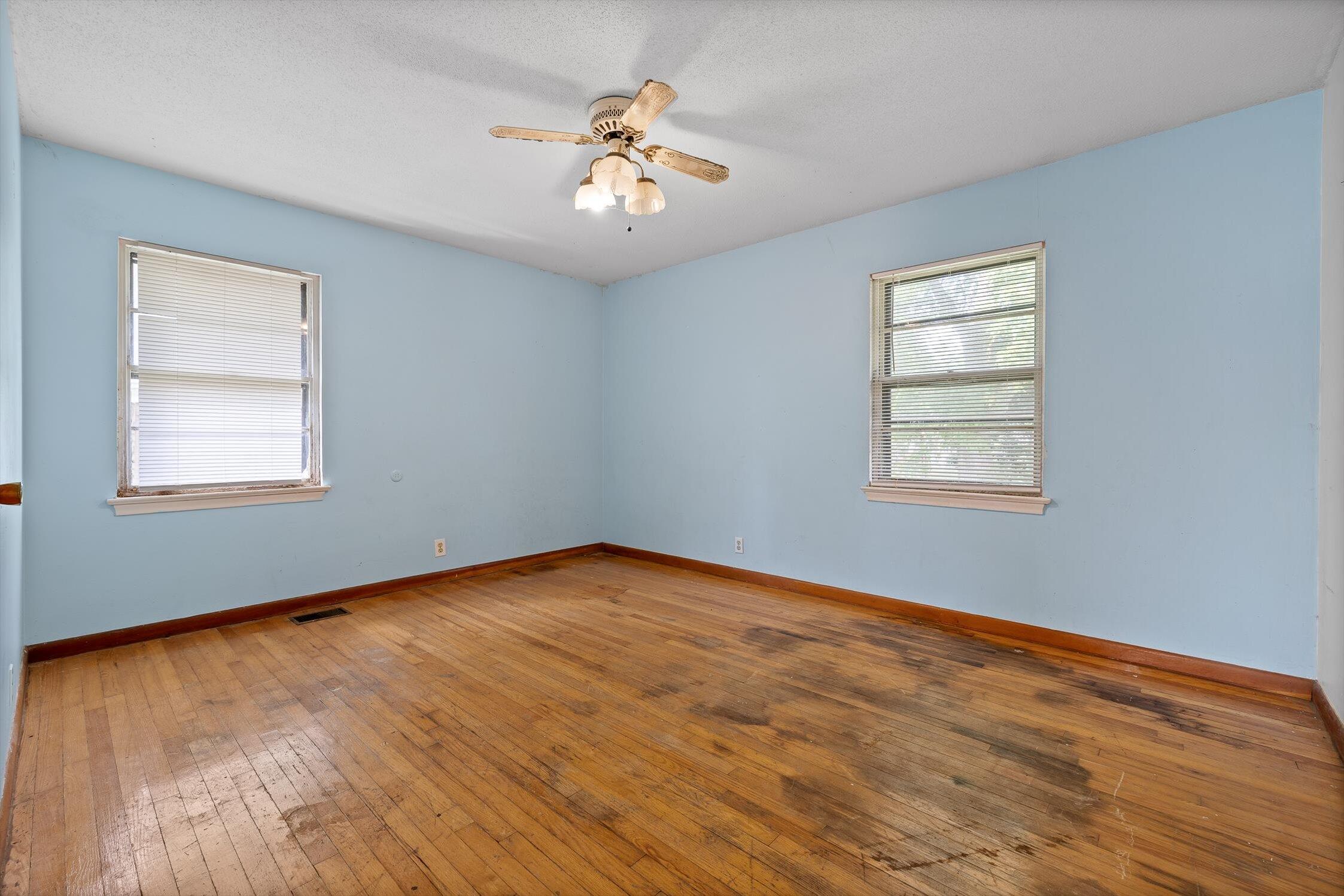 Ringgold, Georgia 30736, United States, 2 Bedrooms Bedrooms, ,1 BathroomBathrooms,Residential,Pending,231666