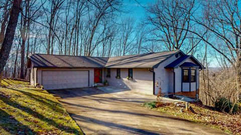 Photo of 3465 Crown Colony Drive NW, Cleveland, TN 37312 (MLS # 1526525)