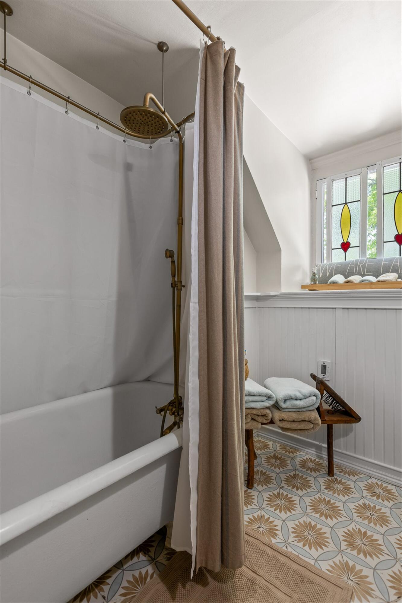 Lafayette, Georgia 30728, United States, 4 Bedrooms Bedrooms, ,2 BathroomsBathrooms,Residential,Active,112209