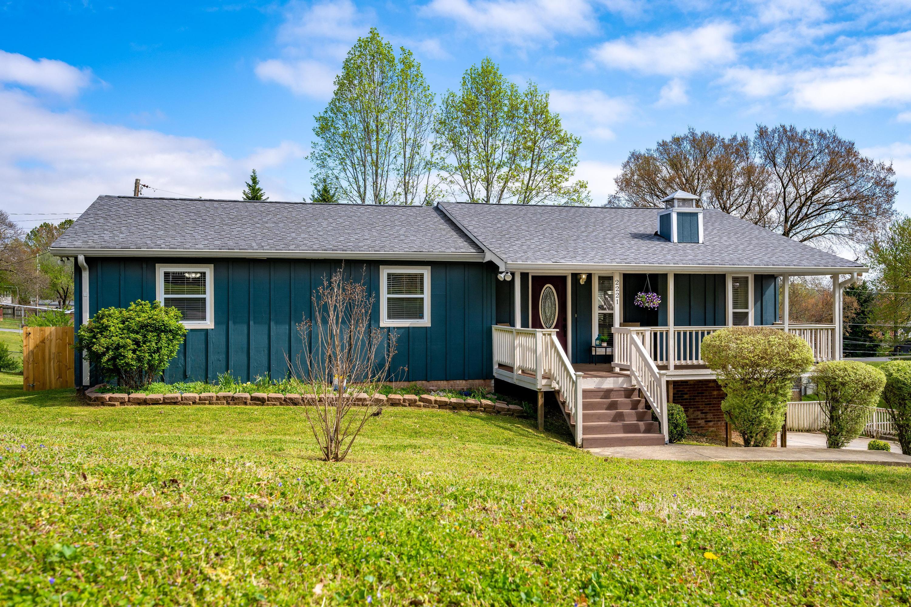 2221 Collins Lane, Soddy Daisy, Tennessee image 1
