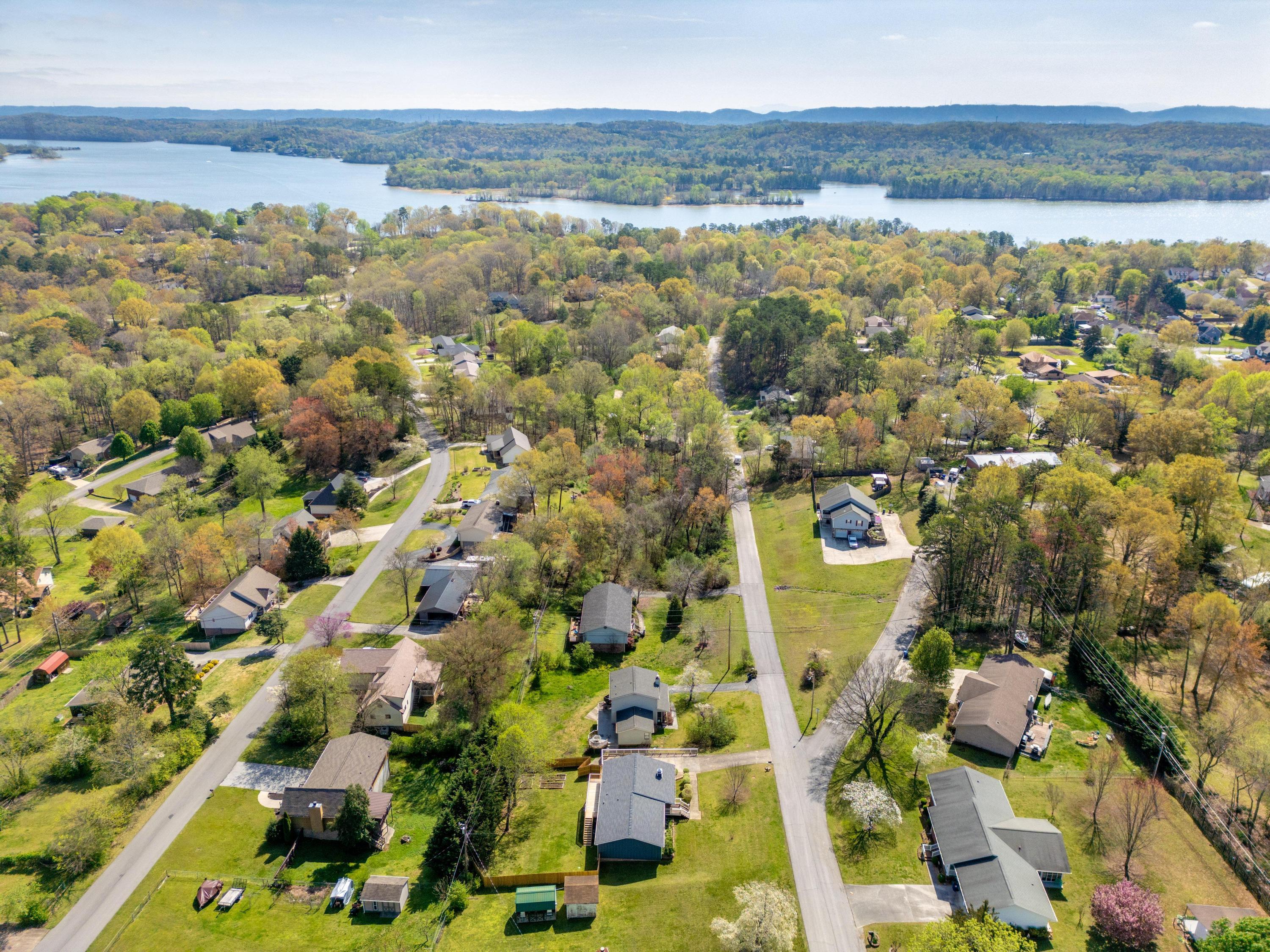 2221 Collins Lane, Soddy Daisy, Tennessee image 2