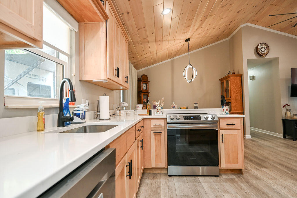210 Co Rd 556 #556, Athens, Tennessee image 9