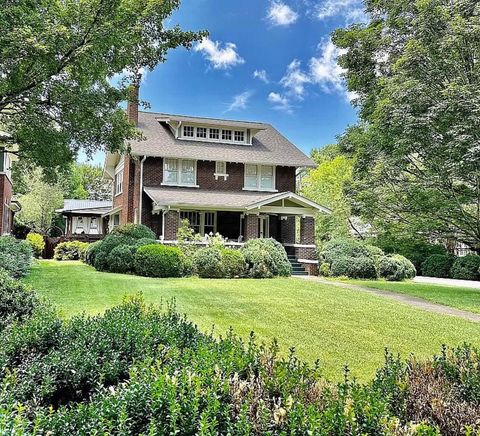 Photo of 853 N Ocoee Street, Cleveland, TN 37311 (MLS # 1531528)