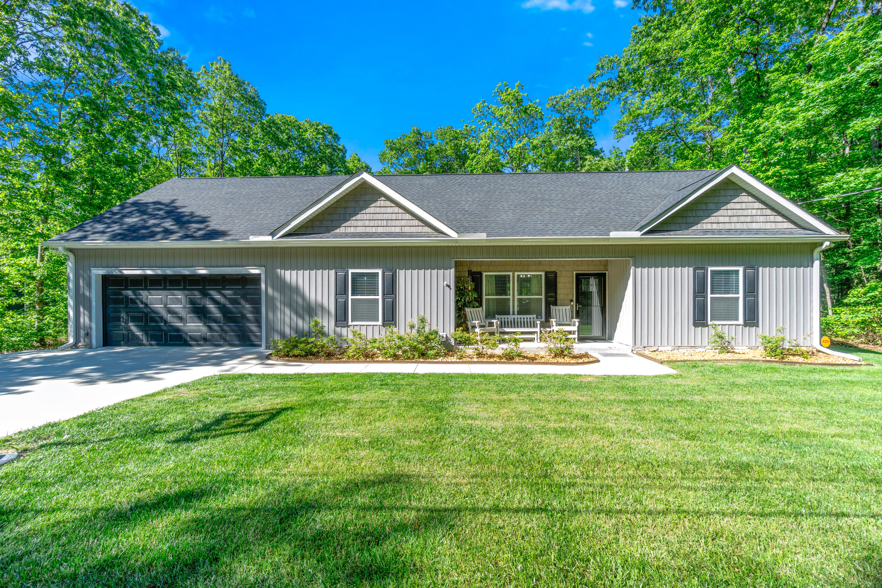 141 Woodland Way, Signal Mountain, Tennessee image 1