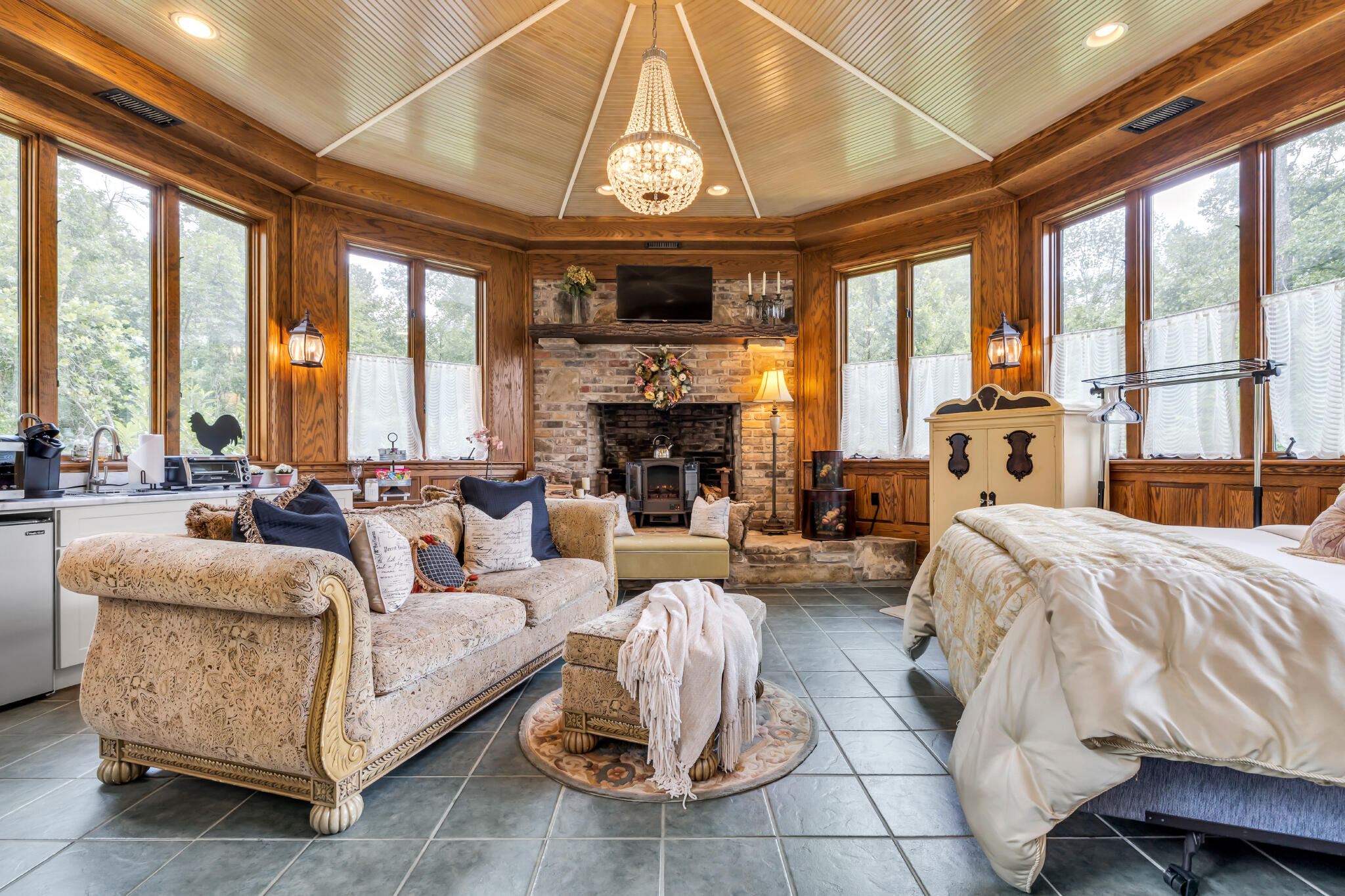 Cleveland, Tennessee 37311, United States, 6 Bedrooms Bedrooms, ,6 BathroomsBathrooms,Residential,Active,165673