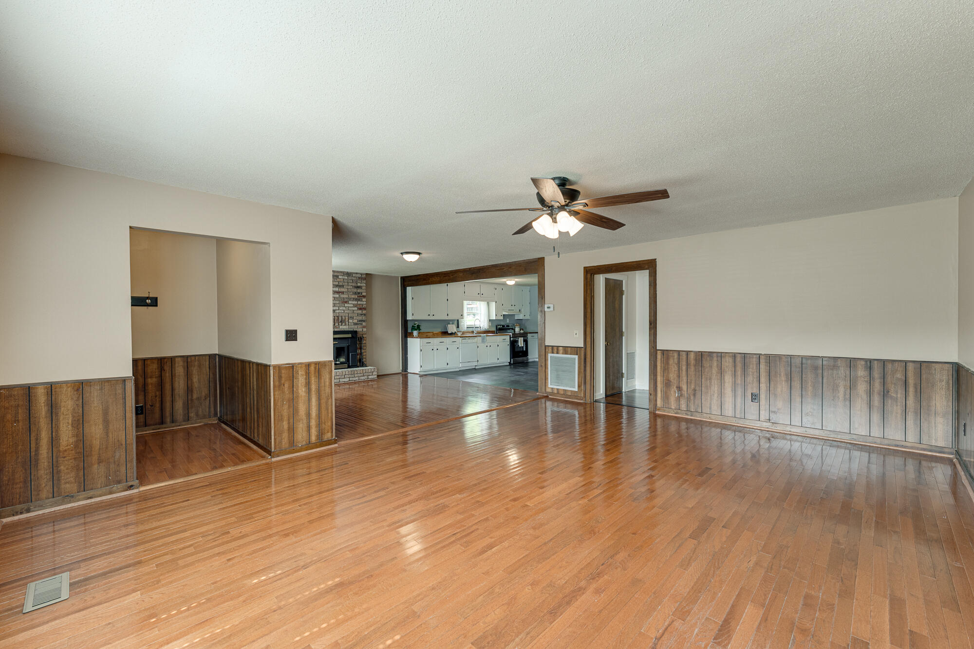 823 Mission Ridge Road, Rossville, Georgia image 4
