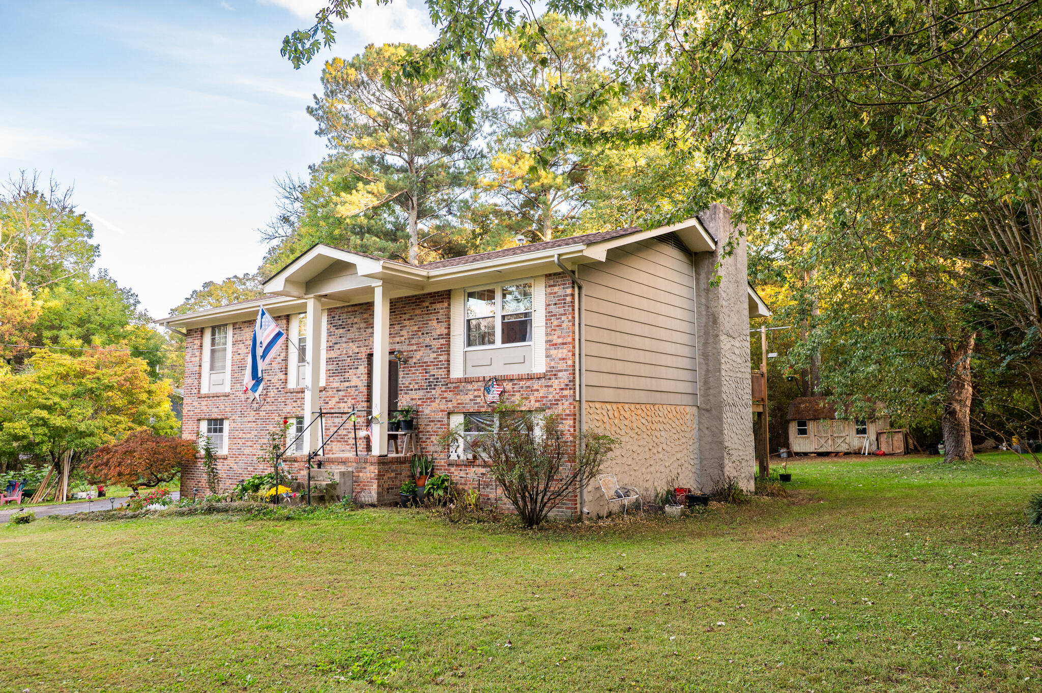 201 Laurelwood Circle