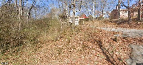Photo of 1917 And 1919 Lakewood Avenue, Soddy Daisy, TN 37379 (MLS # 1526325)