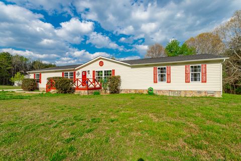 Homes For Sale - 218 Edgewater Drive<br/> Chickamauga, GA 30707