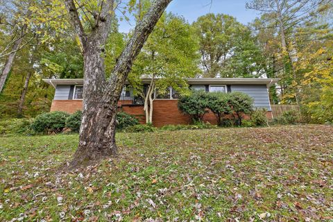 Photo of 2526 Avalon Circle, Chattanooga, TN 37415 (MLS # 1533374)