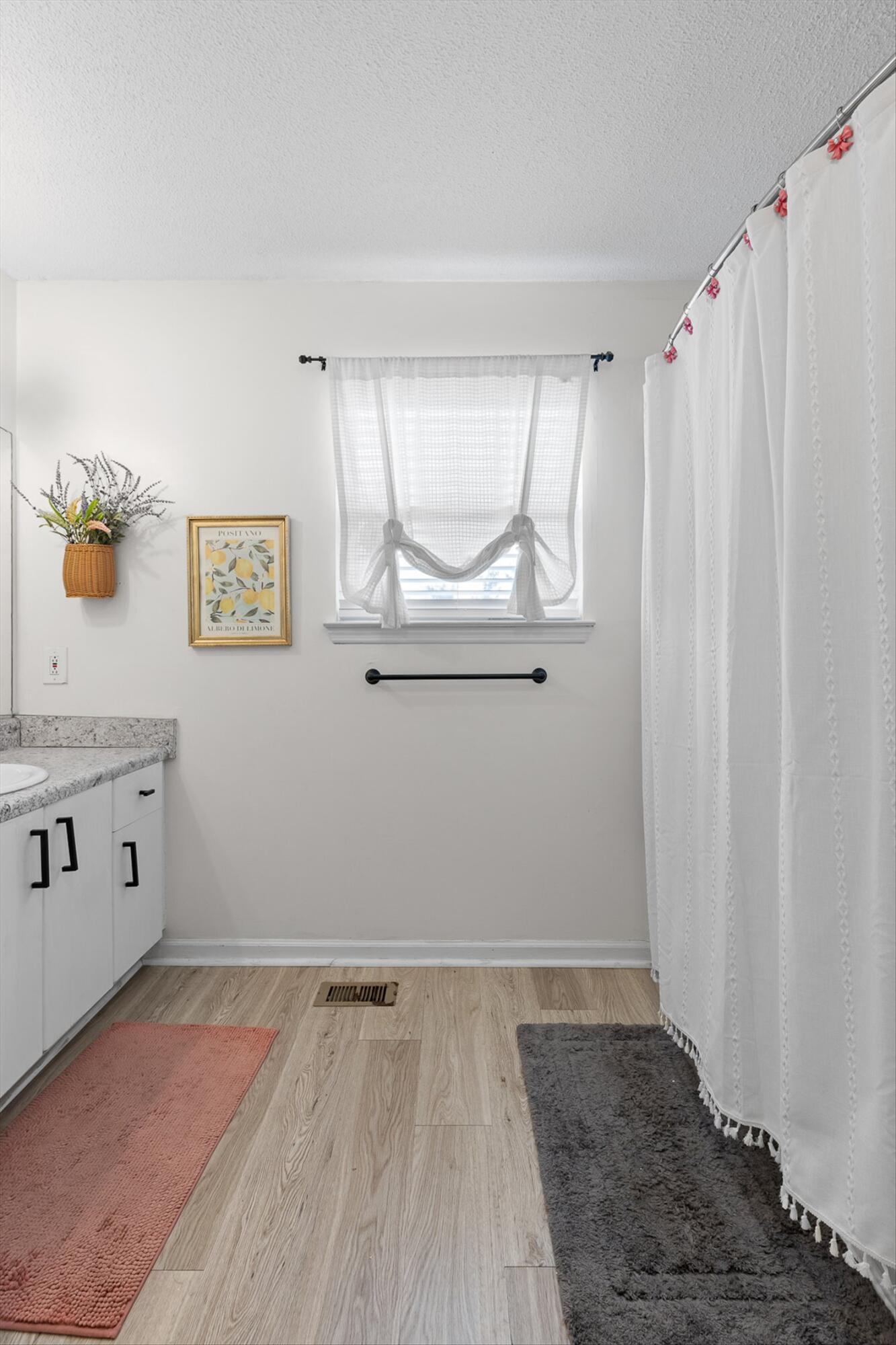 Chickamauga, Georgia 30707, United States, 3 Bedrooms Bedrooms, ,2 BathroomsBathrooms,Residential,Active,213757